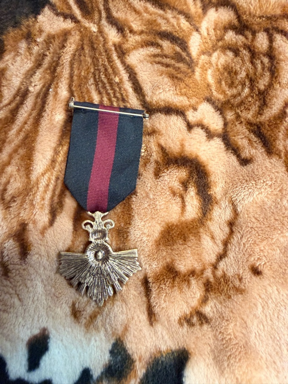 Brooch - Picture 2 of 2